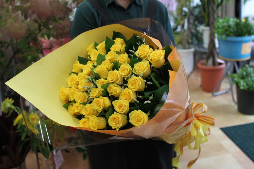 黄バラを使った花束