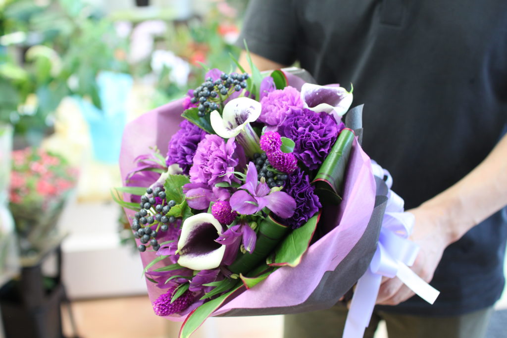 紫系の花束
