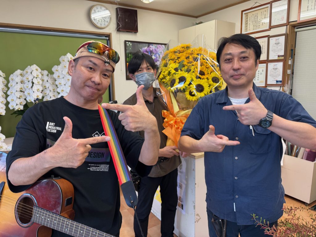 シェアポーズを決めて